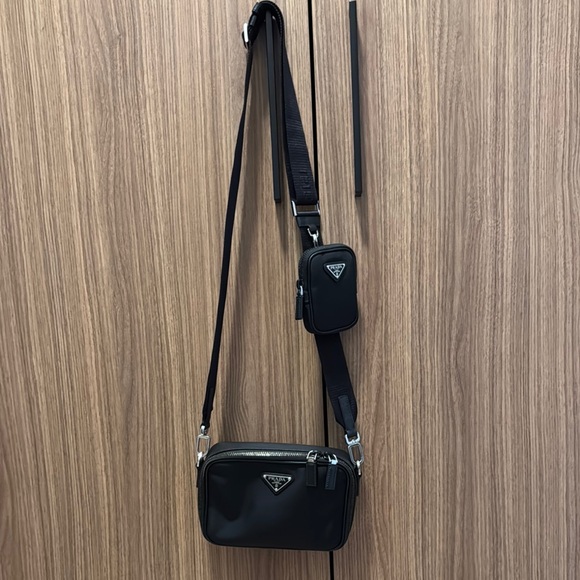 【希少】 PRADA Mini Pouch crossbody bag ブラッククロスボディ Prada Black Leather Triangle Mini Pouch Crossbody Clutch Bag